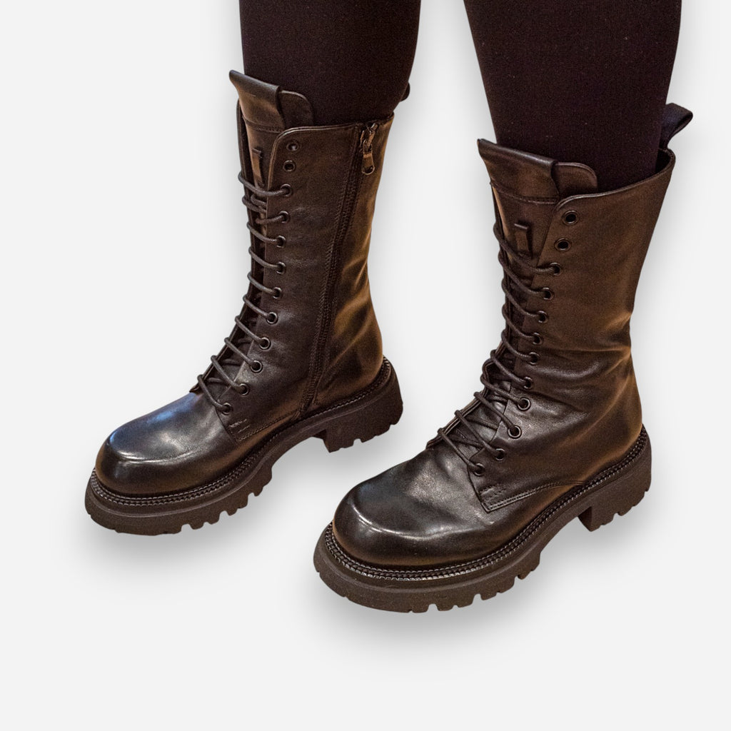 JP/DAVID Papua Women's Black Leather Amphibians 7636/4